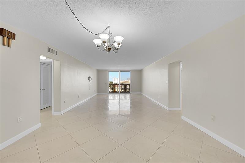 Image 32 of 62 For 801 Ocean Dr  706