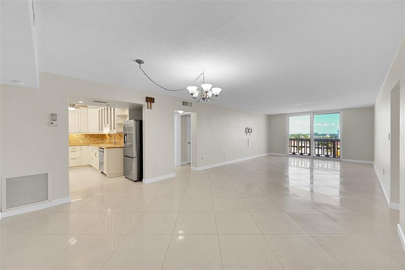 Image 34 of 62 For 801 Ocean Dr  706