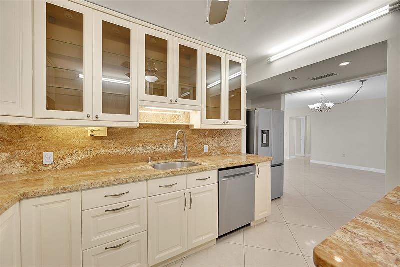 Image 61 of 62 For 801 Ocean Dr  706
