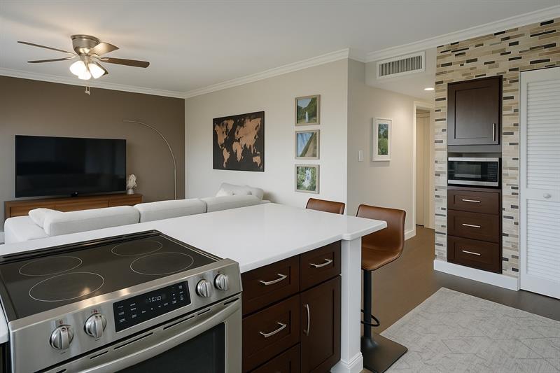 Image 6 of 18 For 2400 10th St  203