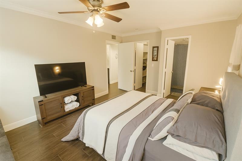 Image 9 of 18 For 2400 10th St  203