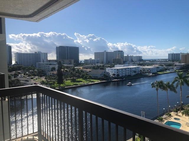 Image 12 of 31 For 2900 14th Street Cswy  907