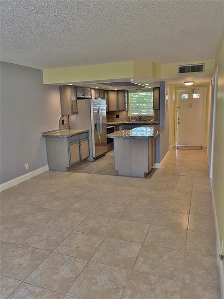 Image 11 of 18 For 5170 40th Ave  4-e