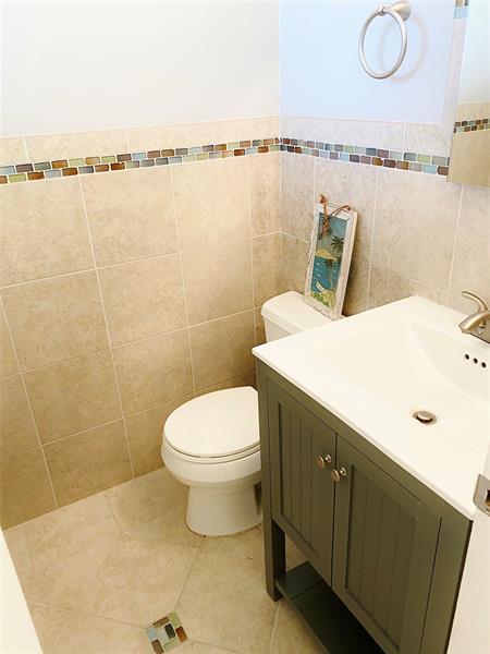 Image 14 of 18 For 5170 40th Ave  4-e