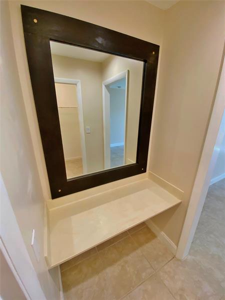 Image 17 of 18 For 5170 40th Ave  4-e