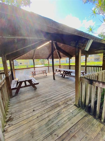 Image 3 of 18 For 5170 40th Ave  4-e