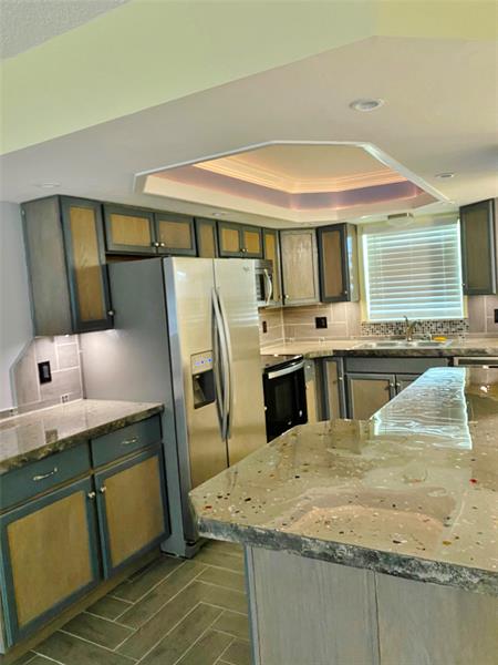 Image 9 of 18 For 5170 40th Ave  4-e