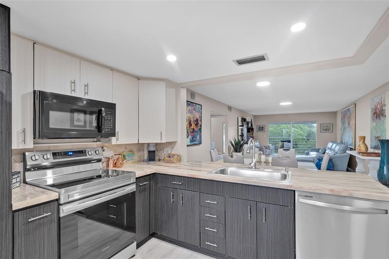 Image 18 of 41 For 2504 Antigua Ter  B3