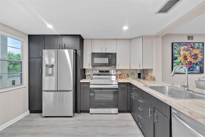 Image 3 of 41 For 2504 Antigua Ter  B3