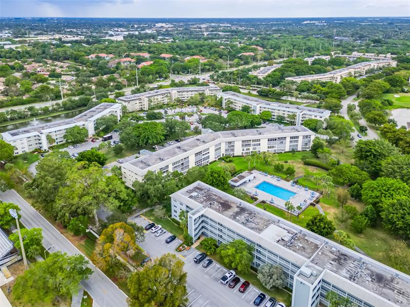 Image 33 of 41 For 2504 Antigua Ter  B3