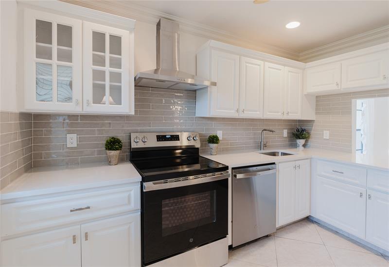 Image 3 of 17 For 9277 Vista Del Lago  39b