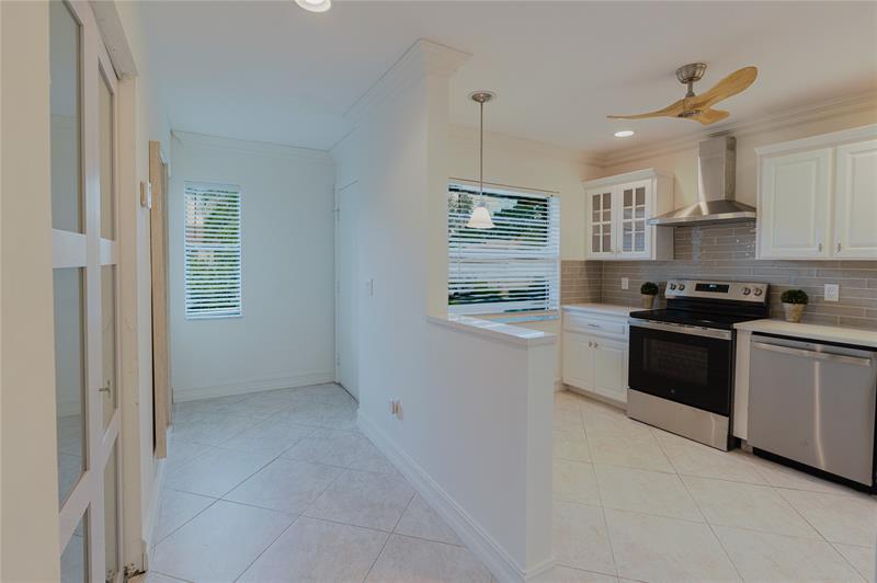 Image 5 of 17 For 9277 Vista Del Lago  39b