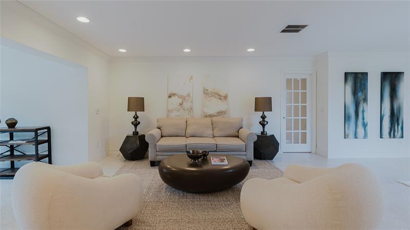 Image 6 of 17 For 9277 Vista Del Lago  39b