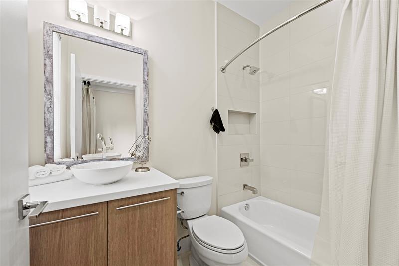 Image 26 of 37 For 548 1st Cir  548