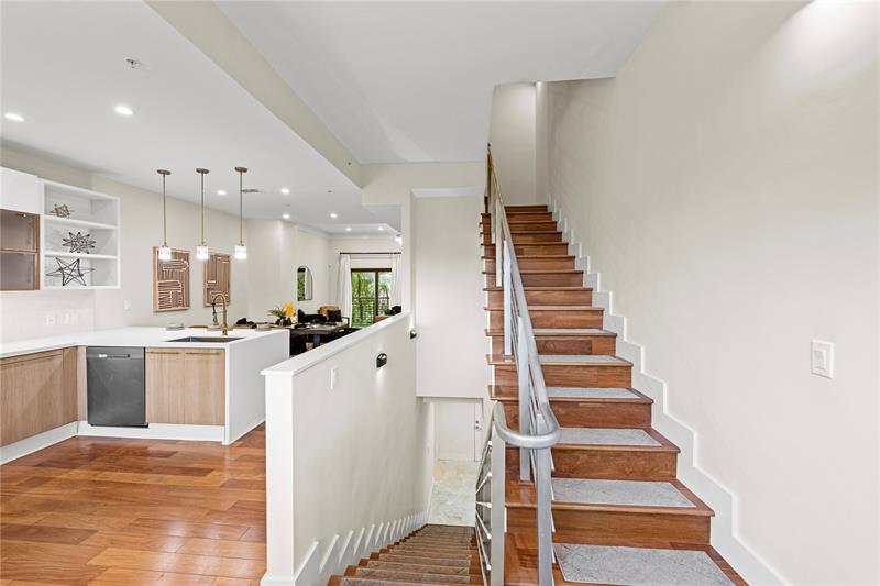 Image 3 of 37 For 548 1st Cir  548