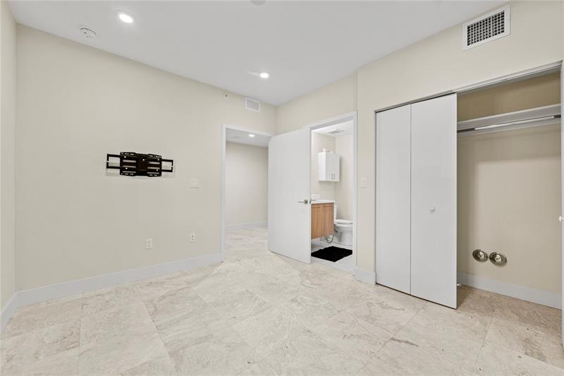Image 30 of 37 For 548 1st Cir  548