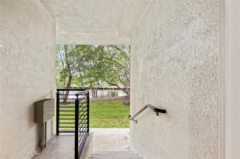 Image 32 of 37 For 548 1st Cir  548