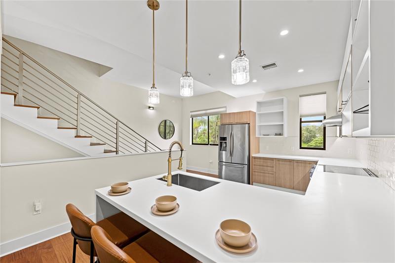 Image 7 of 37 For 548 1st Cir  548