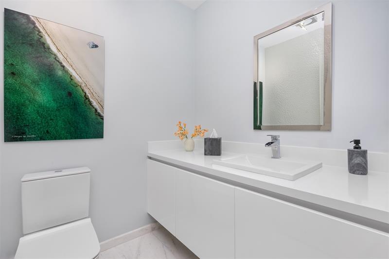 Image 34 of 51 For 701 Fort Lauderdale Beach Boulevar  1603