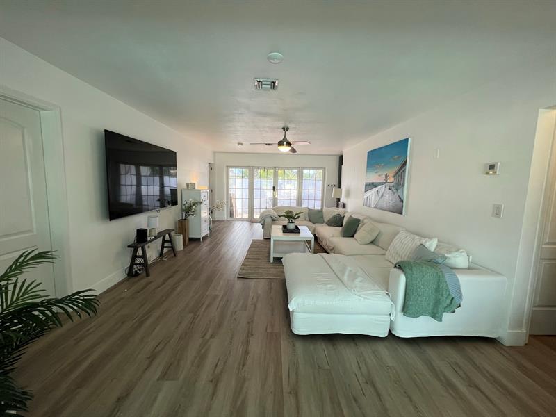 Image 19 of 53 For 2233 15th St