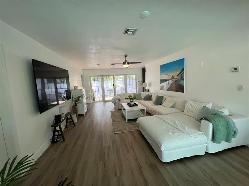 Image 20 of 53 For 2233 15th St