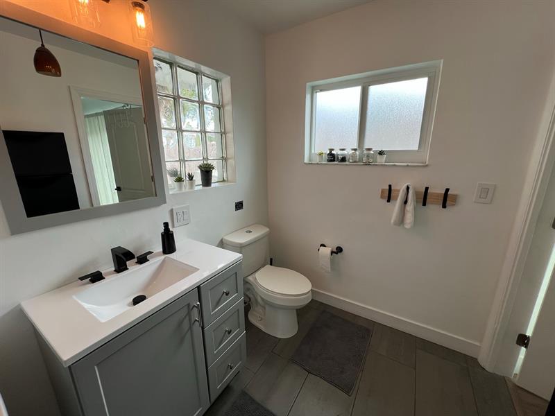 Image 32 of 53 For 2233 15th St