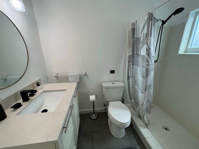 Image 41 of 53 For 2233 15th St