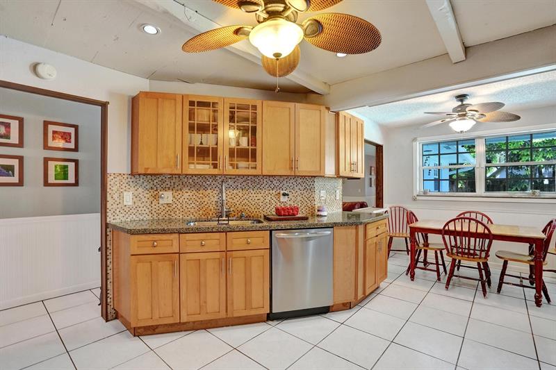 Image 11 of 63 For 601 76th Ter