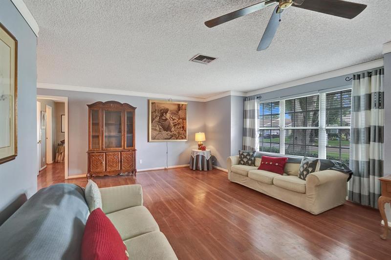 Image 19 of 63 For 601 76th Ter