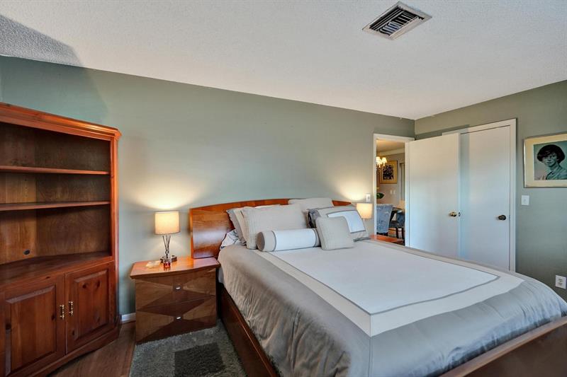 Image 25 of 63 For 601 76th Ter