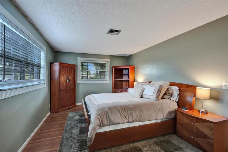 Image 26 of 63 For 601 76th Ter