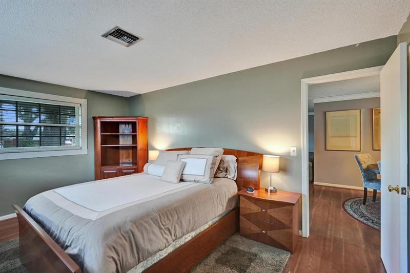 Image 27 of 63 For 601 76th Ter