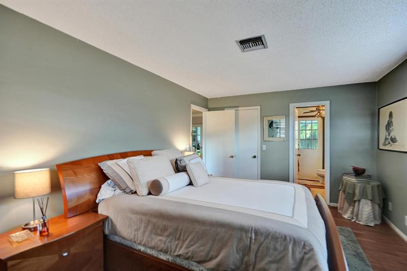 Image 28 of 63 For 601 76th Ter