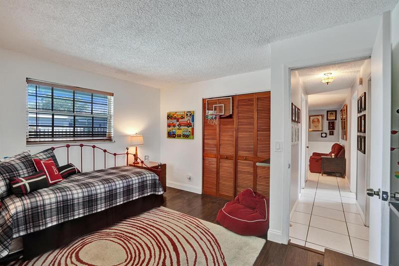 Image 35 of 63 For 601 76th Ter