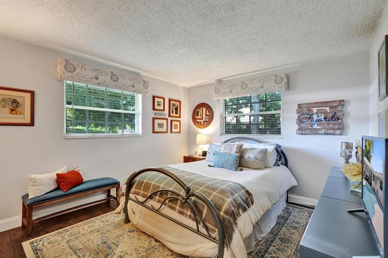 Image 38 of 63 For 601 76th Ter