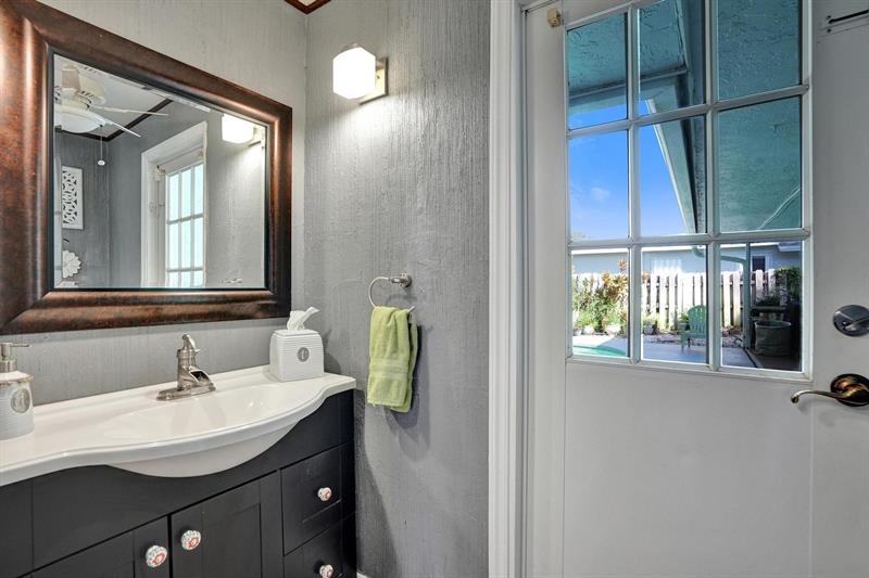 Image 41 of 63 For 601 76th Ter