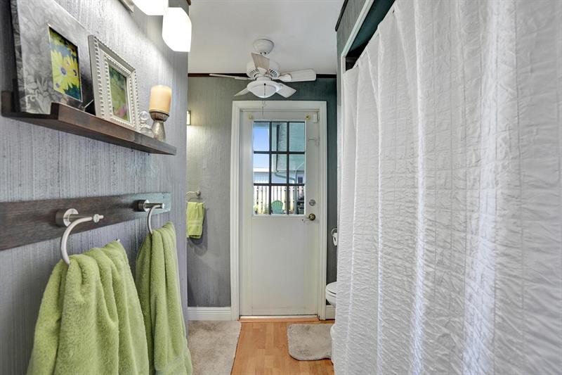 Image 43 of 63 For 601 76th Ter