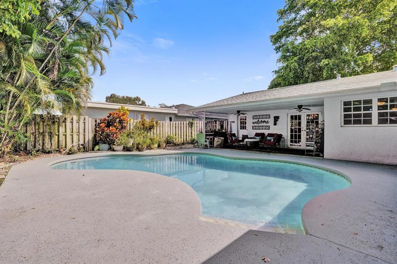 Image 54 of 63 For 601 76th Ter