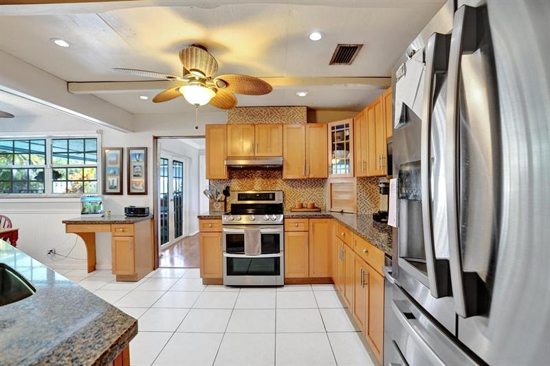 Image 9 of 63 For 601 76th Ter