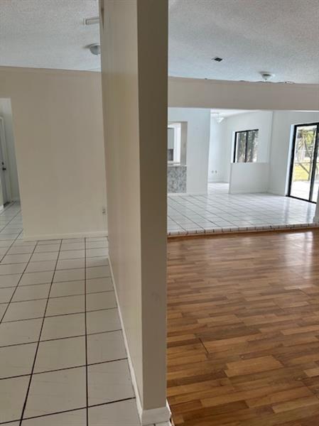 Image 7 of 22 For 16700 277th St
