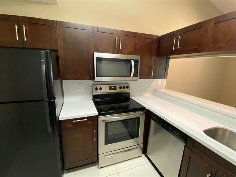 Details for 19213 Glenmoor Dr  19213, West Palm Beach, FL 33409