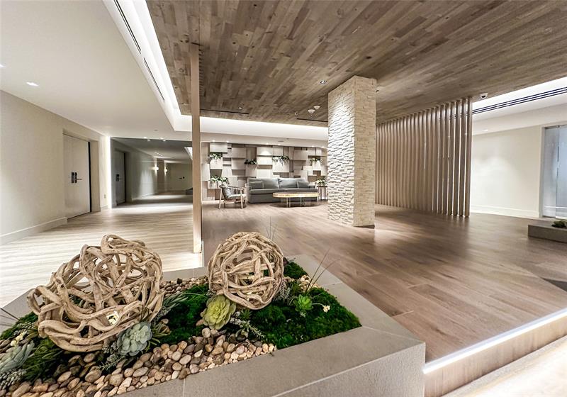 Image 4 of 14 For 2301 Collins Ave  1015