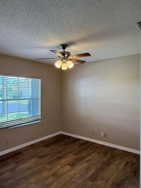 Image 11 of 15 For 13310 Greenshore Pl