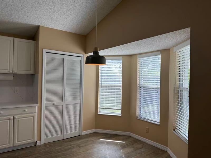 Image 4 of 15 For 13310 Greenshore Pl