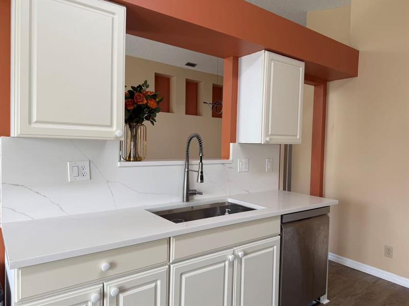 Image 5 of 15 For 13310 Greenshore Pl