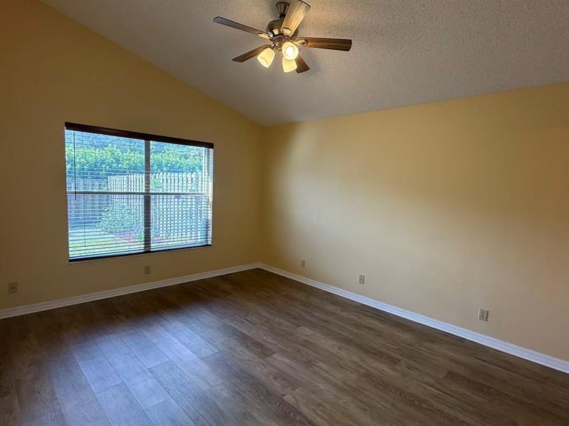 Image 8 of 15 For 13310 Greenshore Pl