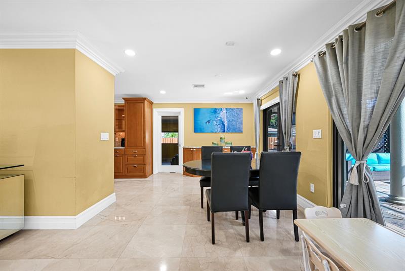 Image 11 of 76 For 836 Orchid Dr