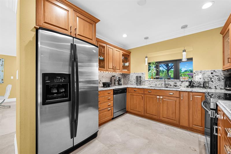 Image 15 of 76 For 836 Orchid Dr