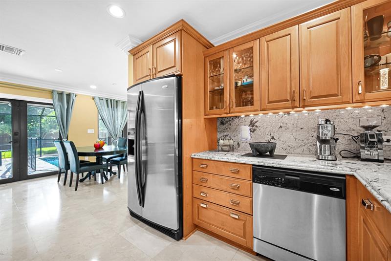 Image 18 of 76 For 836 Orchid Dr