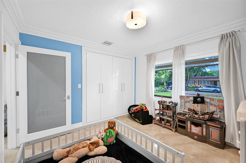 Image 25 of 76 For 836 Orchid Dr